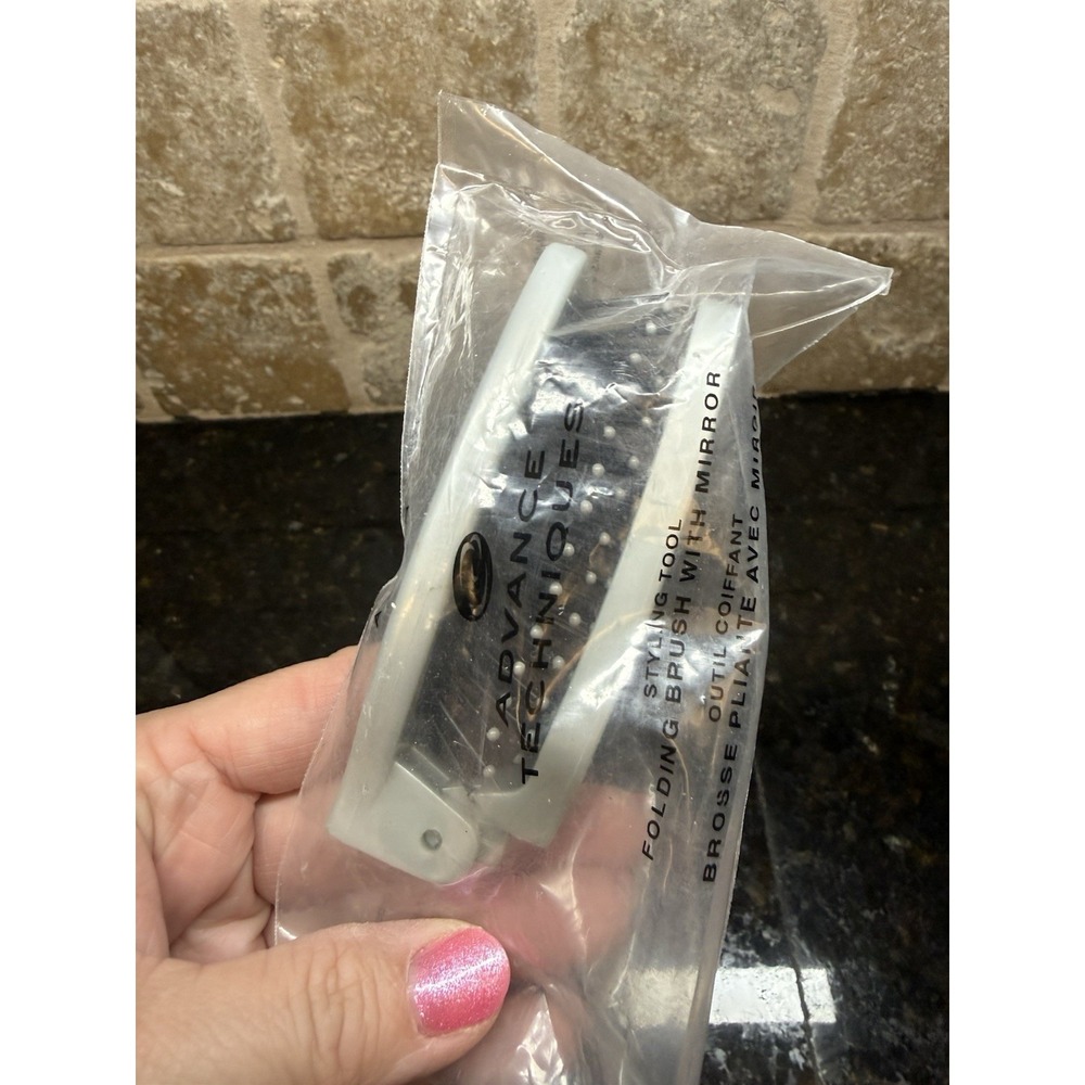 AVON‎ ADVANCE TECHNIQUES FOLDING TRAVEL BRUSH NOS SEALED STYLING TOOL
